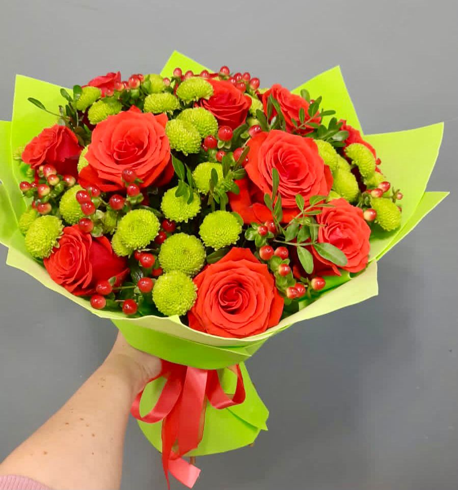 Букет цветов из: Хризантемы и Розы в Большой Ирбе