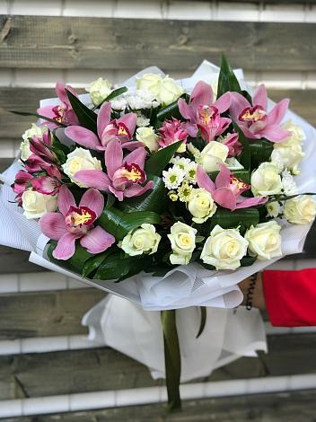 Букет цветов из: Розы и Хризантемы в Большой Ирбе