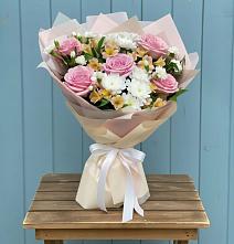 Букет цветов из:  Гвоздики, Орхидеи и Розы #REPLACE_PRED# Большой Ирбе