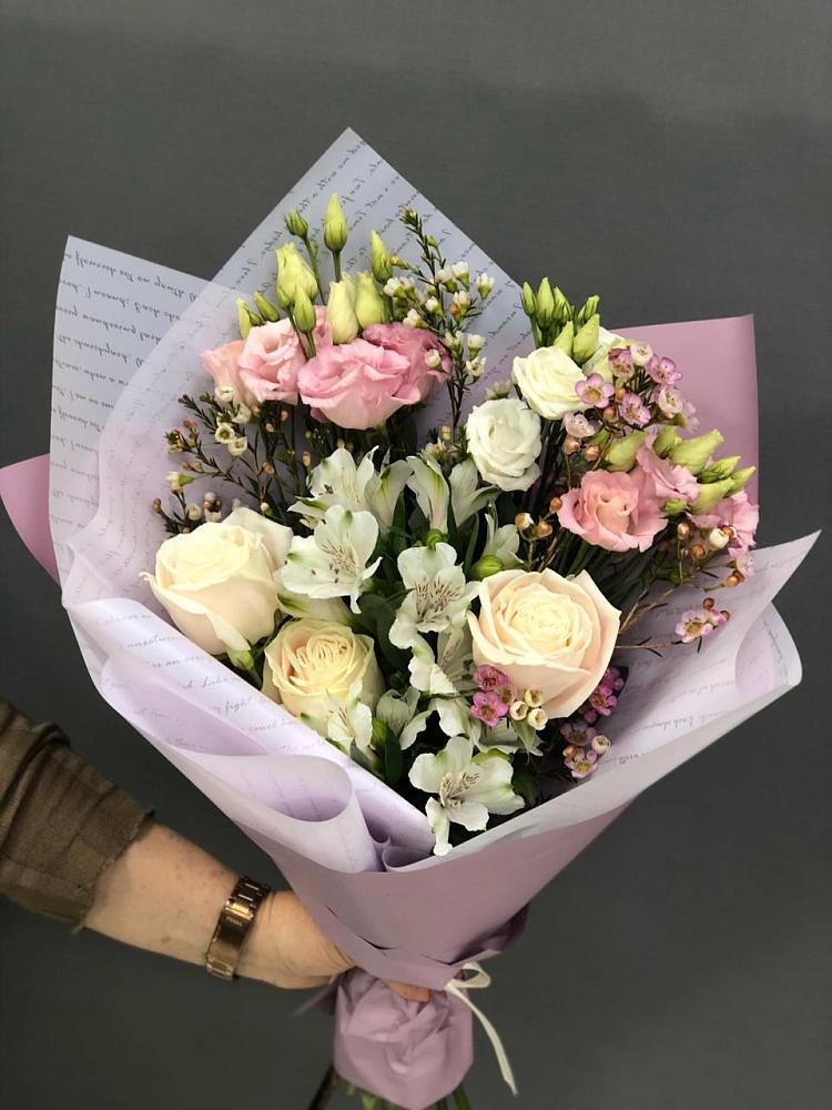 Букет цветов из: Альстромерии, Розы и Лизиантусы в Большой Ирбе