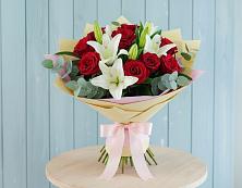 Букет цветов из:  Лилии и Розы #REPLACE_PRED# Большой Ирбе