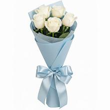 Букет 5 Белых роз Проуд в Большой Ирбе