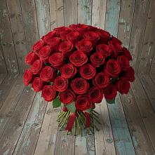 Букет 55 Красных роз Фридом #REPLACE_PRED# Большой Ирбе