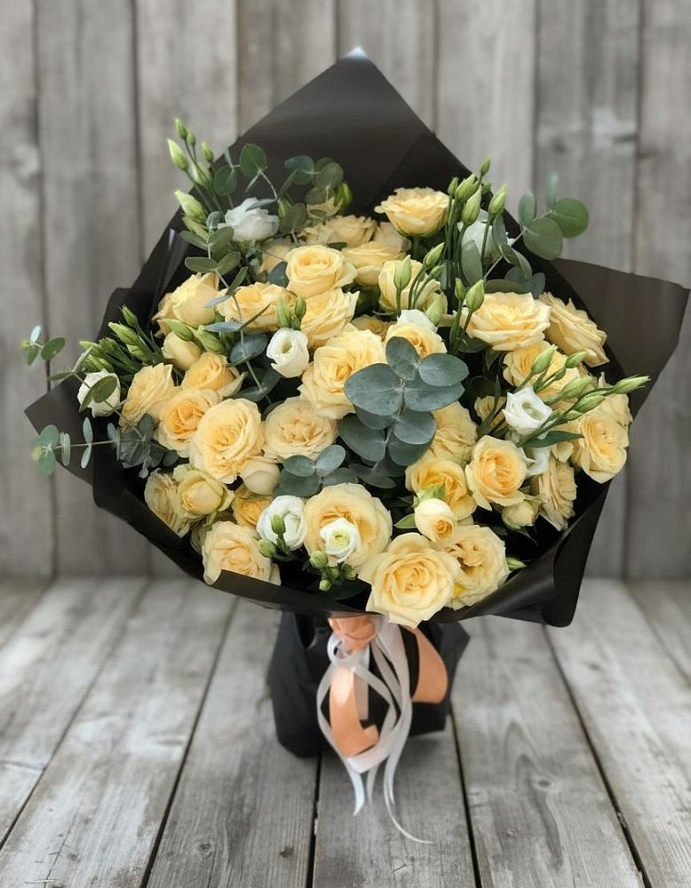 Букет цветов из: Розы и Лизиантусы в Большой Ирбе