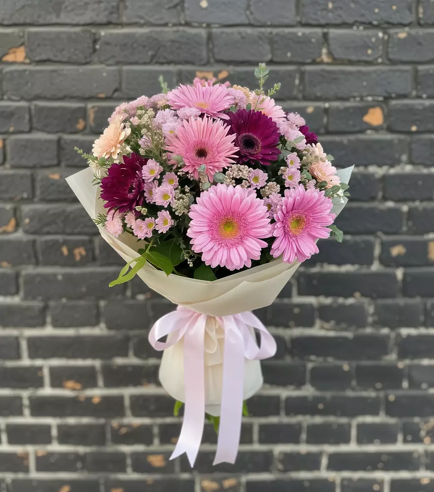 Букет цветов из: Герберы и Хризантемы в Большой Ирбе