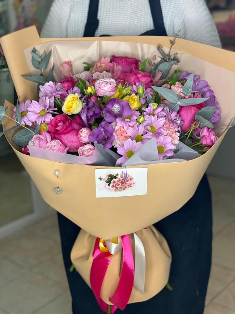 Букет цветов из: Хризантемы, Гвоздики и Альстромерии в Большой Ирбе