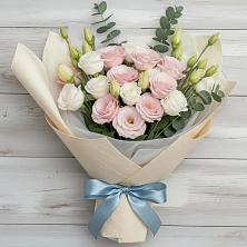 Букет цветов из:  Лизиантусы в Большой Ирбе