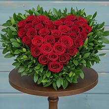 Цветочная композиция из Розы в виде сердца в Большой Ирбе