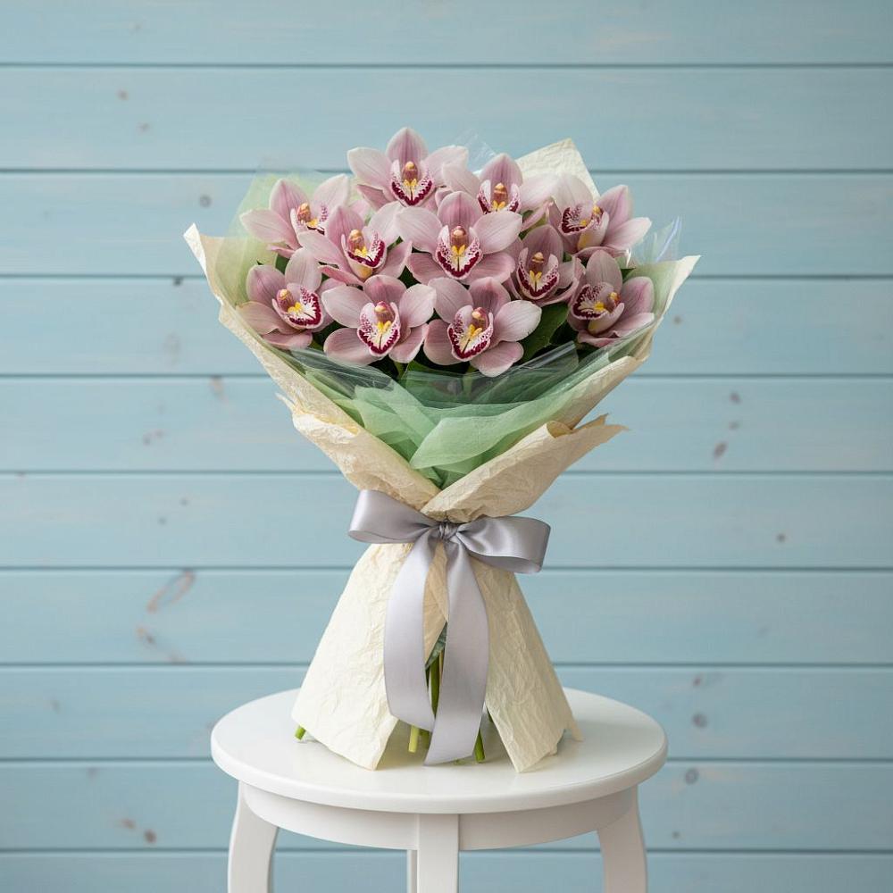 Букет цветов из: Орхидеи и Розы в Большой Ирбе