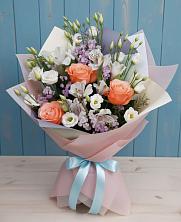 Букет цветов из:  Лизиантусы, Розы, Альстромерии и Гипсофила в Большой Ирбе