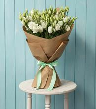 Букет цветов из:  Лизиантусы в Большой Ирбе