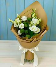 Букет цветов из:  Хризантемы и Лизиантусы в Большой Ирбе