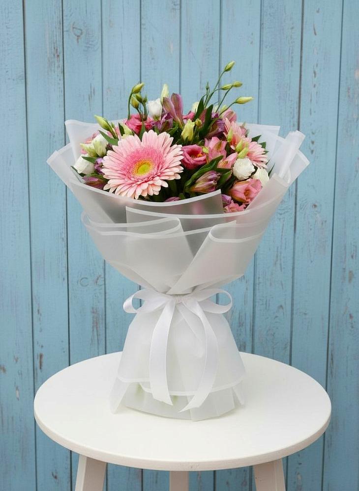 Букет цветов из: Герберы, Альстромерии и Лизиантусы в Большой Ирбе