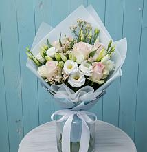Букет цветов из:  Розы и Лизиантусы в Большой Ирбе